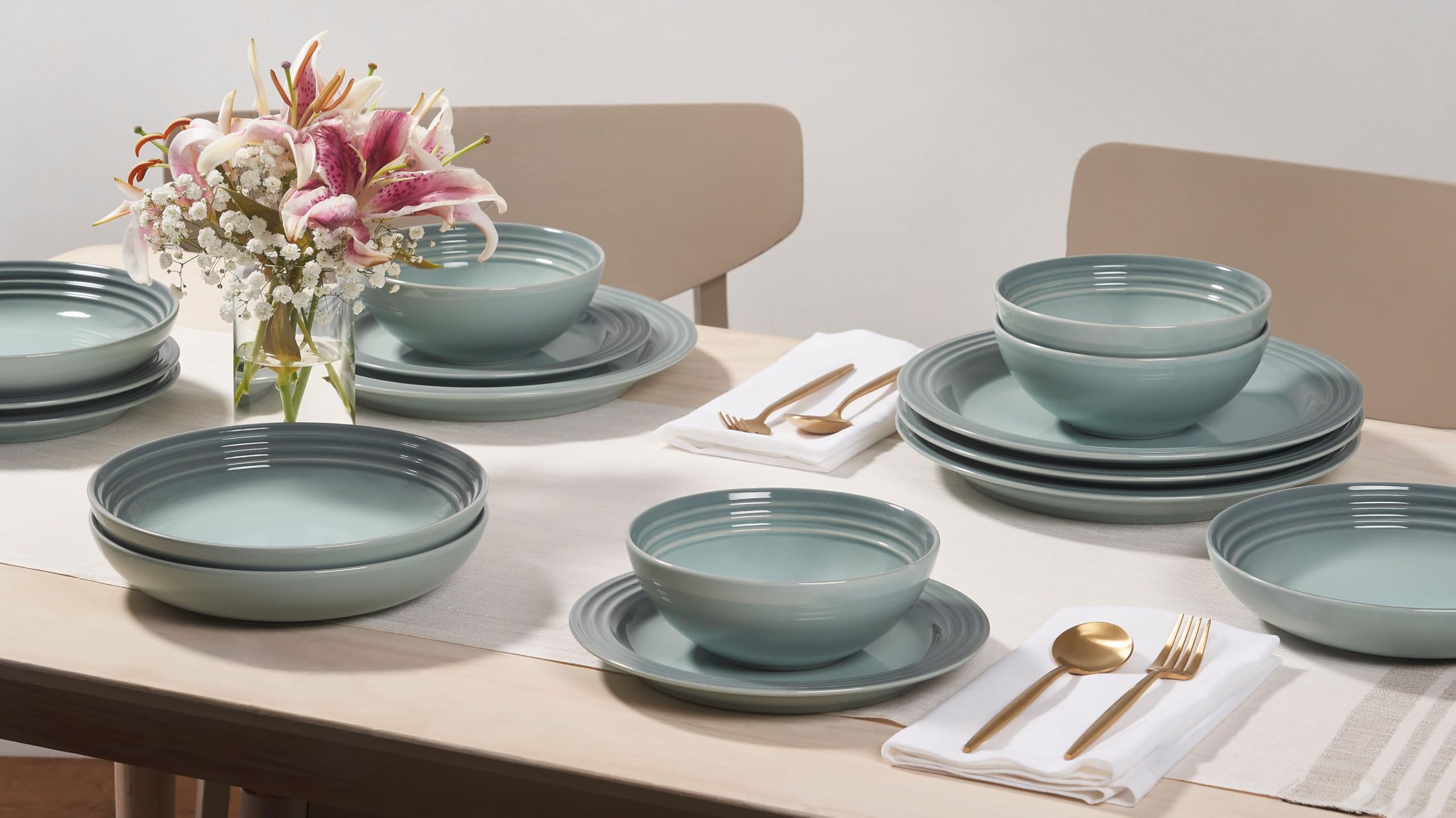 Amazon.com: Le Creuset Stoneware Set of 4 Dinner Plates, 10.5